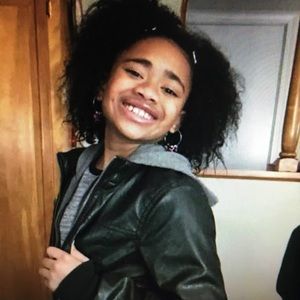 Meet your Posher, Kira